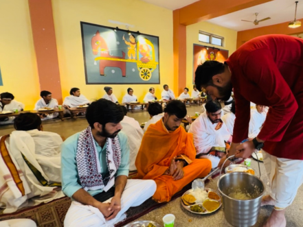 Feed 11 Devotees & 5 Sanyasis