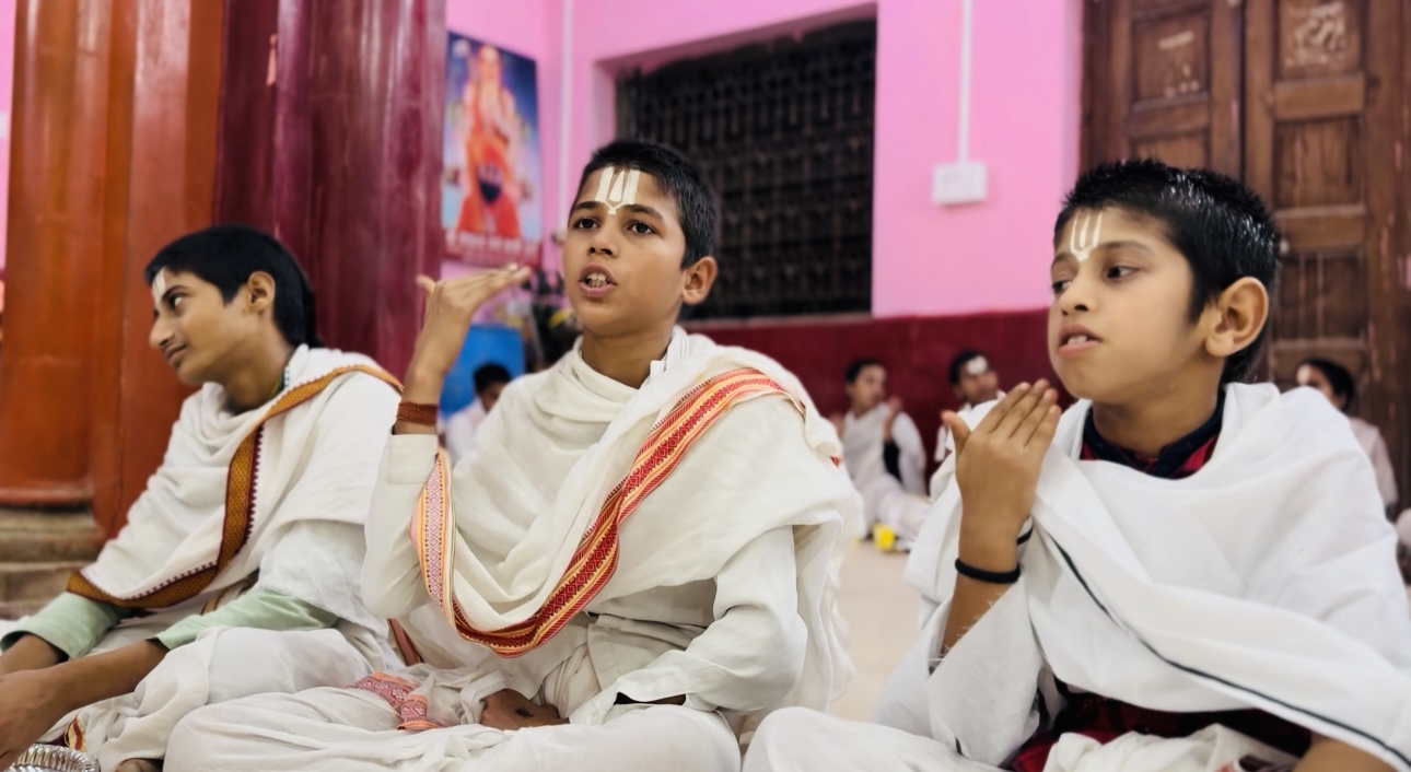 Annadan Seva to 11 Gurkul Students