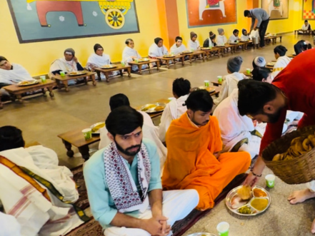 5 Brahmins 1 Sanyasi Bhojan Seva