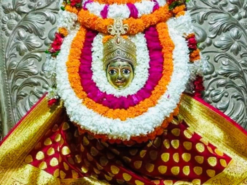 1 / 1 – Devi Maa Sringaar Puja